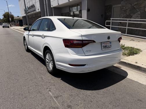 White 2019 Volkswagen Jetta 1.4T SE