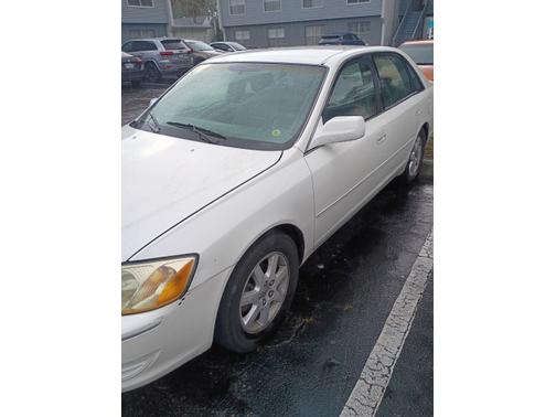 White 2003 Toyota Avalon XLS