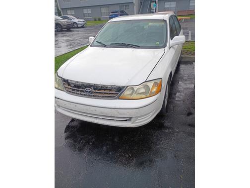 White 2003 Toyota Avalon XLS