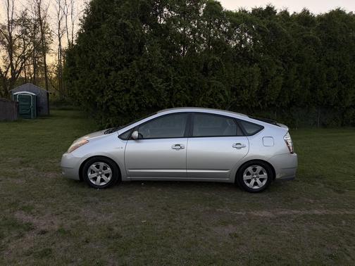 Silver 2006 Toyota Prius Base