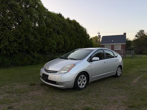 Silver 2006 Toyota Prius Base