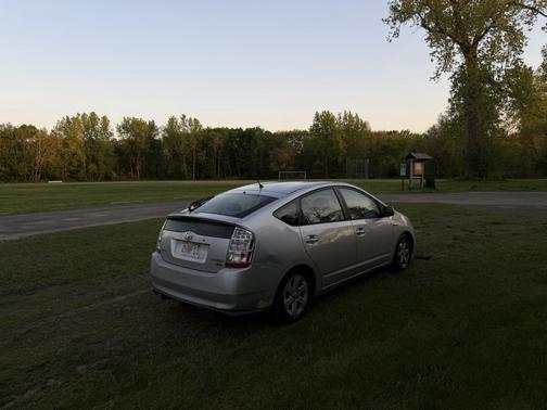 Silver 2006 Toyota Prius Base