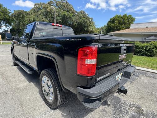 Black 2016 GMC Sierra 2500 Denali