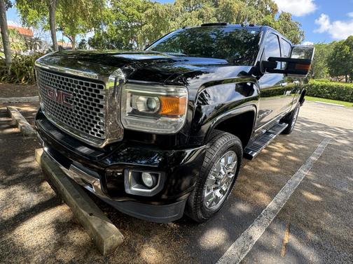 Black 2016 GMC Sierra 2500 Denali