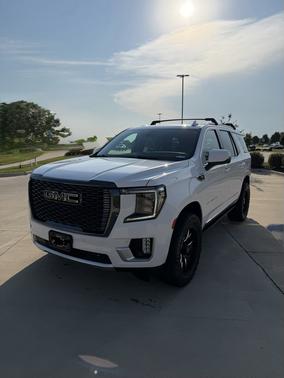White 2021 GMC Yukon Denali