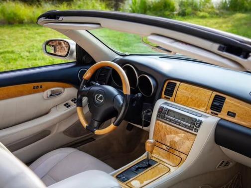 Silver 2005 Lexus SC 430 Base
