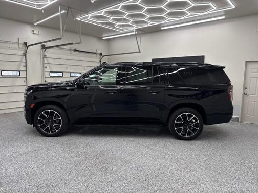 2024 Chevrolet Suburban RST