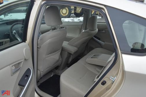 Beige 2010 Toyota Prius II