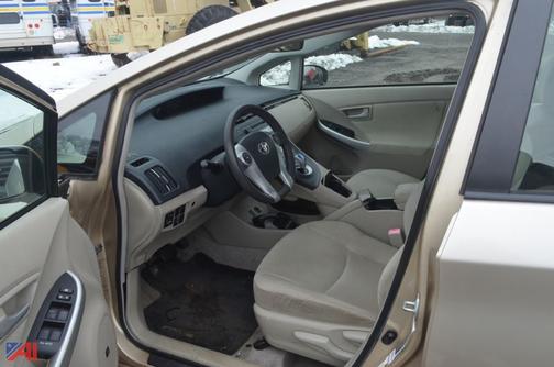 Beige 2010 Toyota Prius II