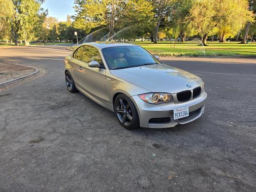 Beige 2008 BMW 135 i