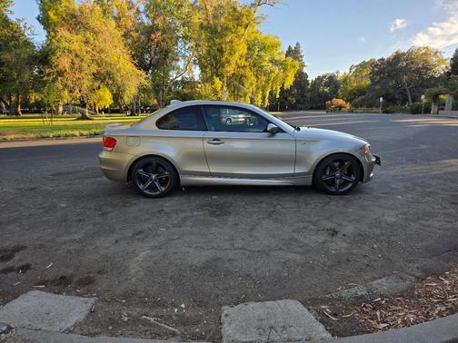 Beige 2008 BMW 135 i
