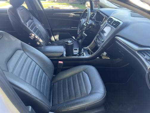 White 2017 Ford Fusion SE
