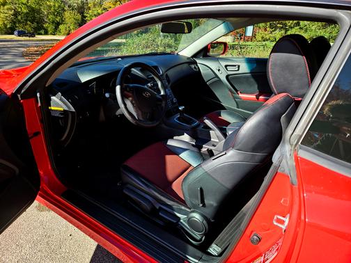 2012 Hyundai Genesis Coupe 3.8 R-Spec