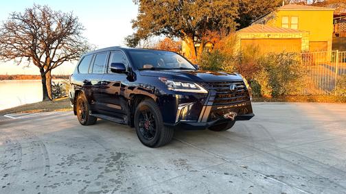 2021 Lexus LX 570 Three-Row