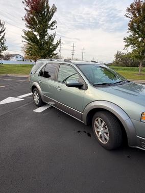 Green 2008 Ford Taurus X SEL