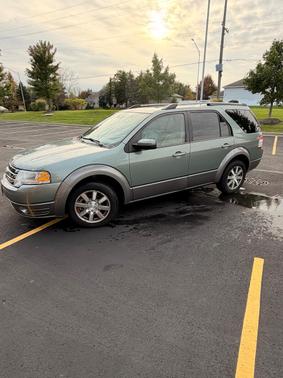 Green 2008 Ford Taurus X SEL