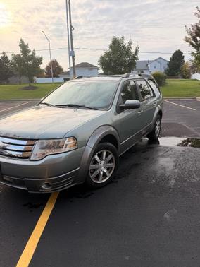 Green 2008 Ford Taurus X SEL