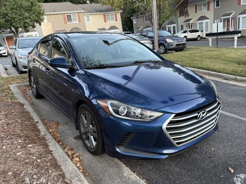 2017 Hyundai ELANTRA SE