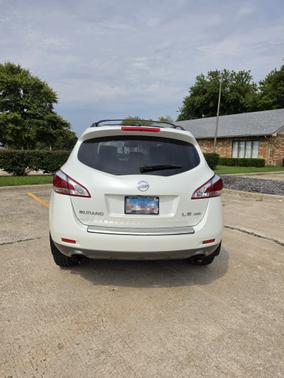 White 2011 Nissan Murano LE