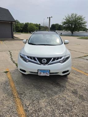 White 2011 Nissan Murano LE