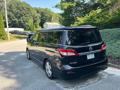 Black 2012 Nissan Quest LE