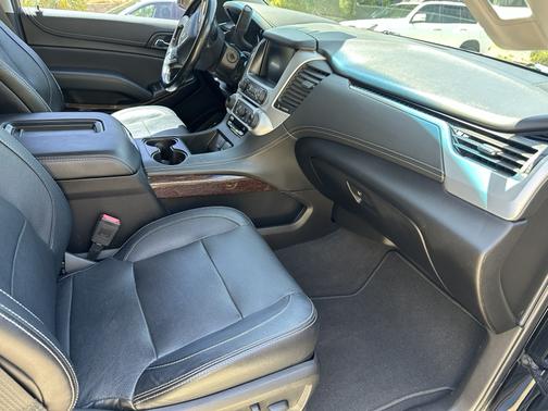 Black 2019 GMC Yukon XL SLE