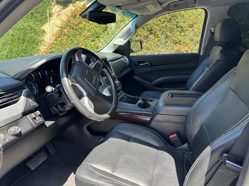 Black 2019 GMC Yukon XL SLE