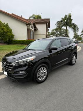 Black 2016 Hyundai TUCSON SE