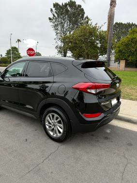 Black 2016 Hyundai TUCSON SE