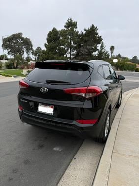 Black 2016 Hyundai TUCSON SE