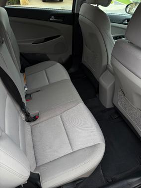 Black 2016 Hyundai TUCSON SE