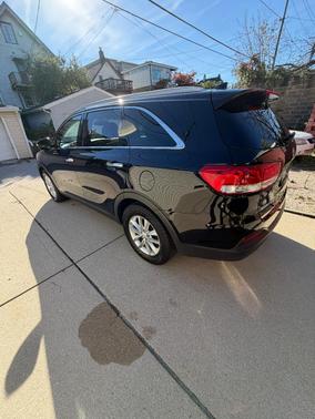 Black 2018 Kia Sorento LX