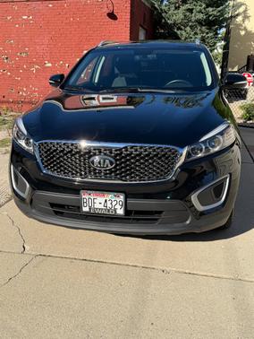 Black 2018 Kia Sorento LX