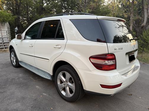 2009 Mercedes-Benz M-Class ML320 CDI Bluetec 4MATIC