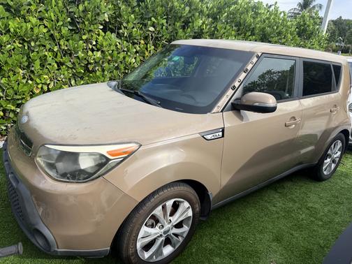 Beige 2014 Kia Soul +