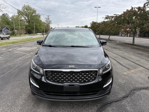 Black 2020 Kia Sedona L