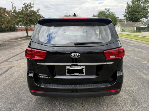 Black 2020 Kia Sedona L