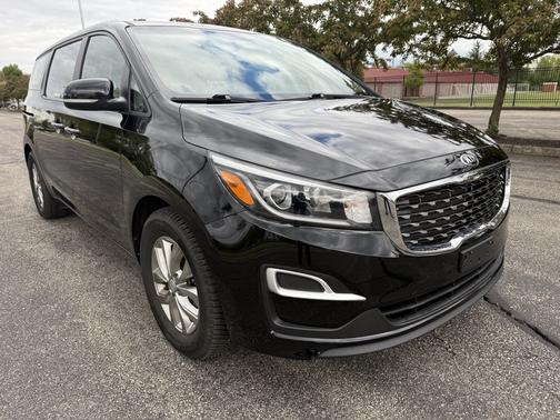 Black 2020 Kia Sedona L