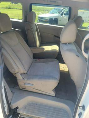 White 2012 Nissan Quest SV
