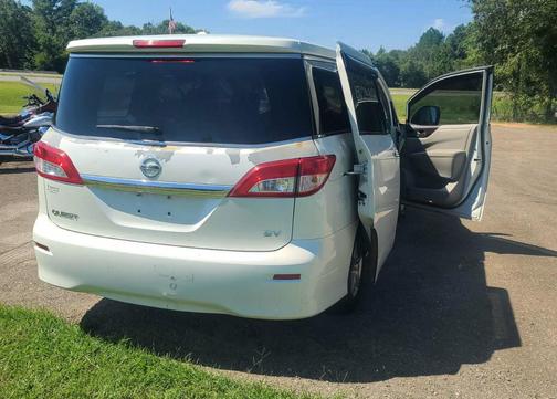 White 2012 Nissan Quest SV