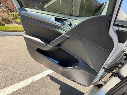 2016 Volkswagen Golf SportWagen TSI Limited Edition