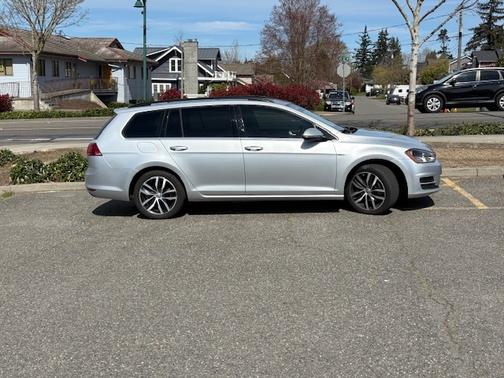 2016 Volkswagen Golf SportWagen TSI Limited Edition