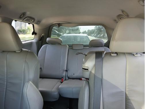2012 Toyota Sienna XLE