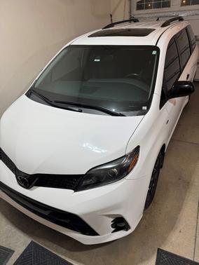 2020 Toyota Sienna SE Premium