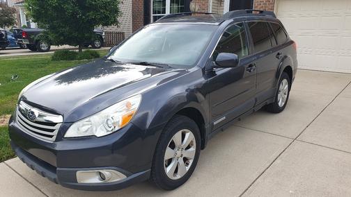 Gray 2012 Subaru Outback 2.5i Premium