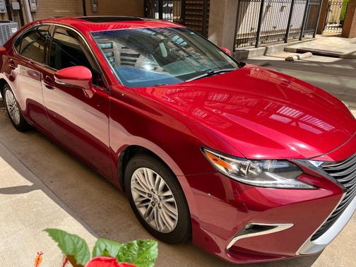 Red 2017 Lexus ES 350 Base