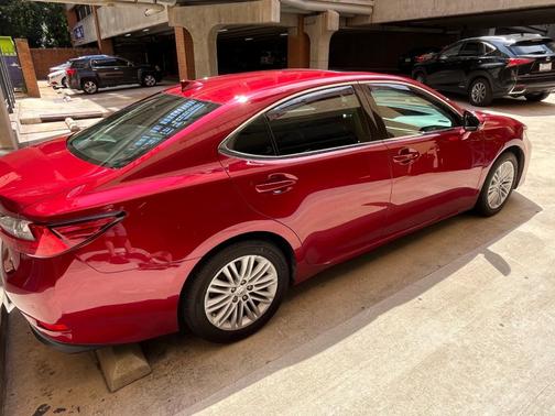 Red 2017 Lexus ES 350 Base