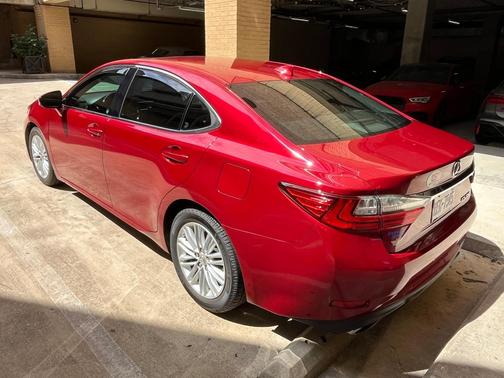 Red 2017 Lexus ES 350 Base