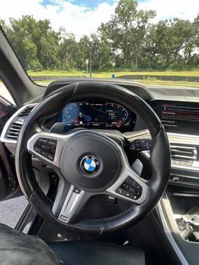 2022 BMW X7 M50i