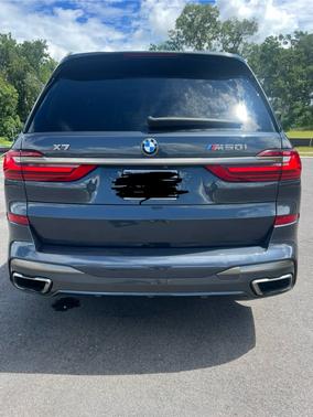 2022 BMW X7 M50i